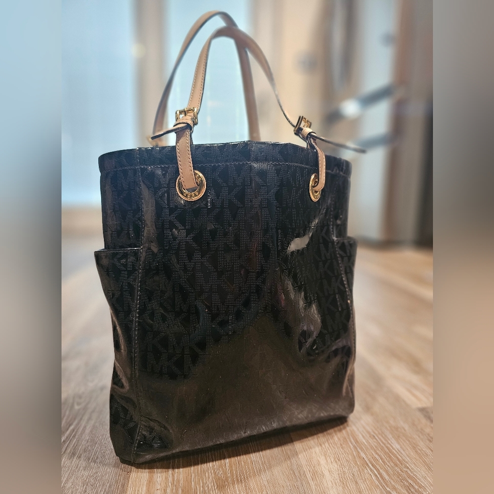 EUC/Like New~LARGE Michael Kors Black Tote Bag